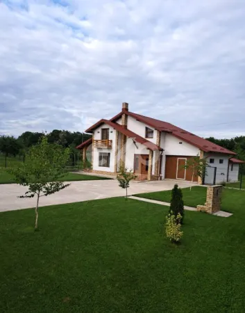 Casă 4 camere Cuca - poza 1