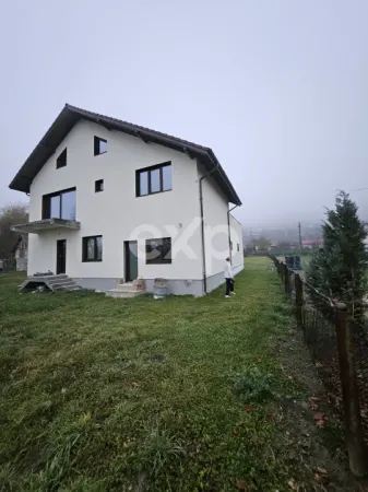 Casă 5 camere Cetateni - poza 3