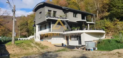 Casă | Vila nou de vanzare Str.Valea Rosie - Baia Mare