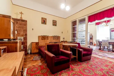 Apartament 3 camere, etaj 1, ultracentral (clădire cu 4 apartamente) - Arad