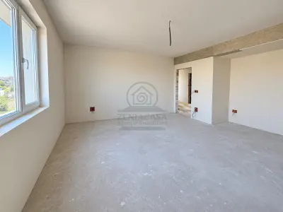 Casă 5 camere Miroslava - poza 14