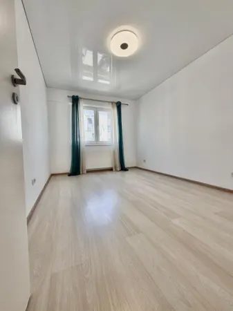 Apartament 3 camere București - poza 2