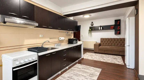 Apartament 3 camere Bacău - poza 1