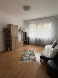 Inchiriez apartament doua camere in Precista. ( vizavi de Biserica noua ) . - Piatra Neamt