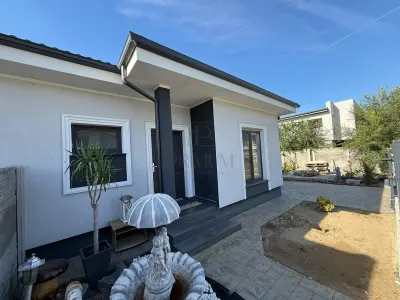 Casă 3 camere Moșnița Nouă - poza 2