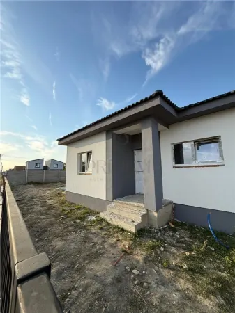 Casă 3 camere Moșnița Nouă - poza 2