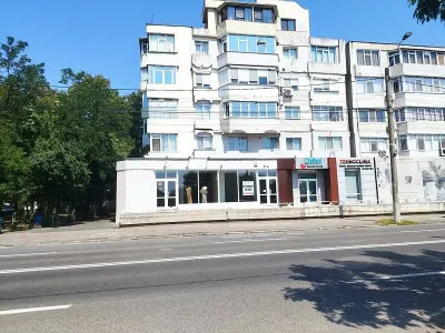 Inchiriem spatiu Port. Comision Zero!! - Galati