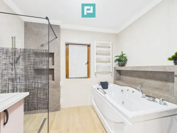 Apartament 3 camere Oradea - poza 8