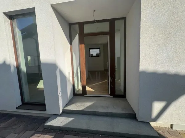 Casă 5 camere Moșnița Nouă - poza 3