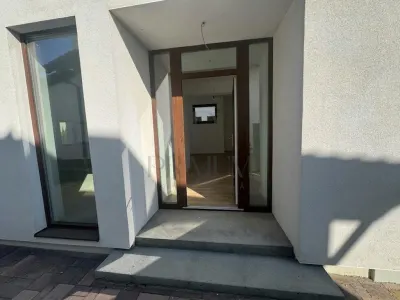 Casă 5 camere Moșnița Nouă - poza 3