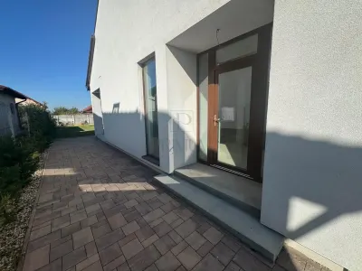 Casă 5 camere Moșnița Nouă - poza 4
