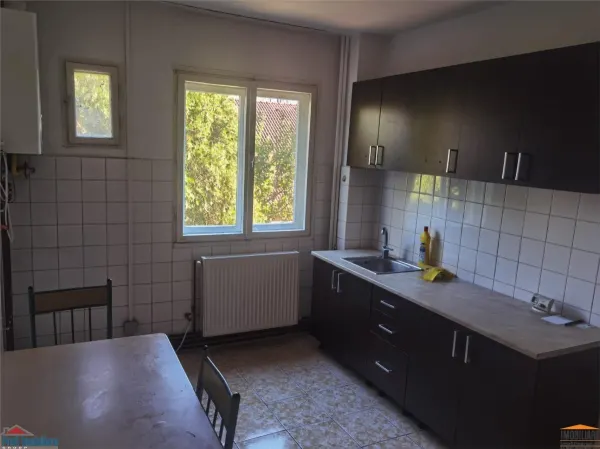 Apartament 4 camere Arad - poza 3