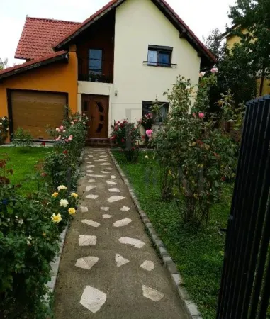 Casă 4 camere Utvin - poza 1