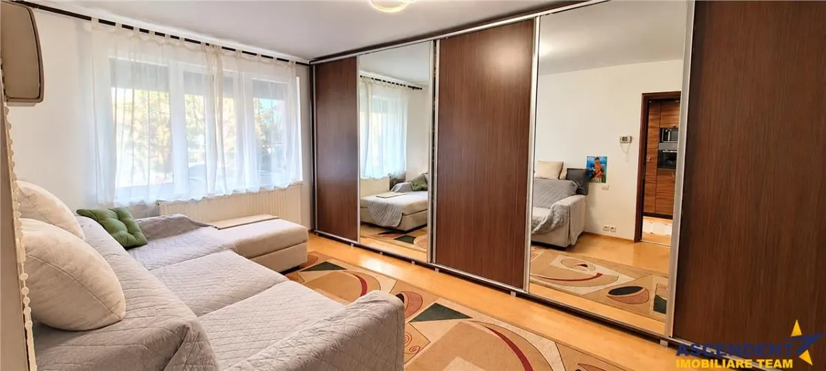 Apartament 3 camere Brașov - poza 1