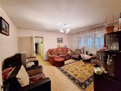 Apartament 3 camere Bacău - poza 1