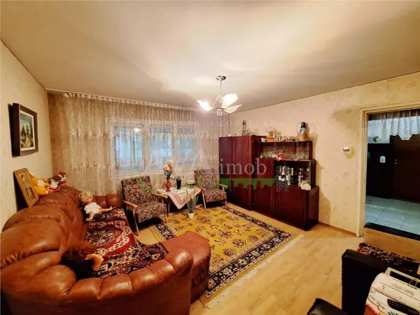 Apartament 3 camere Bacău - poza 2