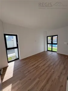 Apartament de vanzare cu 3 camere Tractorul - Brasov