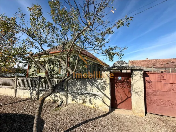 Casă 3 camere Ineu - poza 20