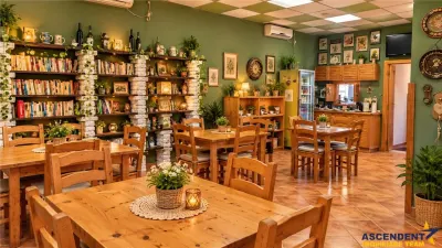 Pensiune turistica la cheie, in plina activitate, 10 camere cu bai proprii, sala de mese 40 locuri, teren 900 mp, Moieciu Brasov - Brasov