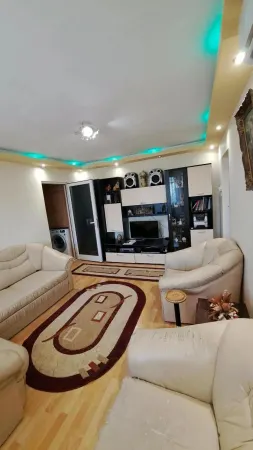 Apartament 2 camere, balcon, beci, loc parcare, Scriitorilor, Brasov - Brasov