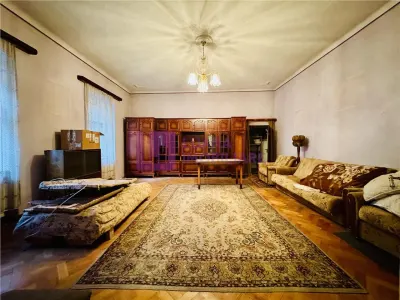 Apartament 2 camere de vanzare | Centrul Istoric Catedrala | etaj 1 | pivnita - Sibiu