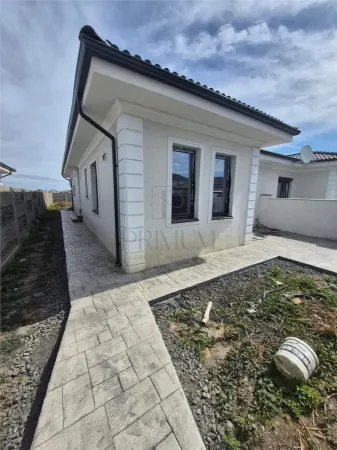 Casă 3 camere Moșnița Nouă - poza 2