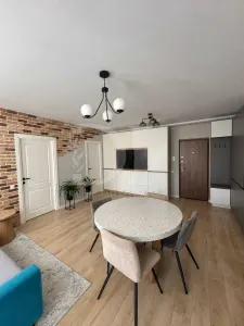 Apartament la cheie / Zona Florilor - Floresti