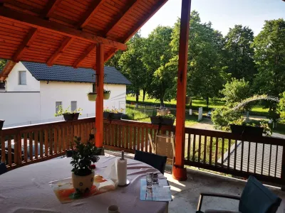Casă 4 camere Mitocu Dragomirnei - poza 8