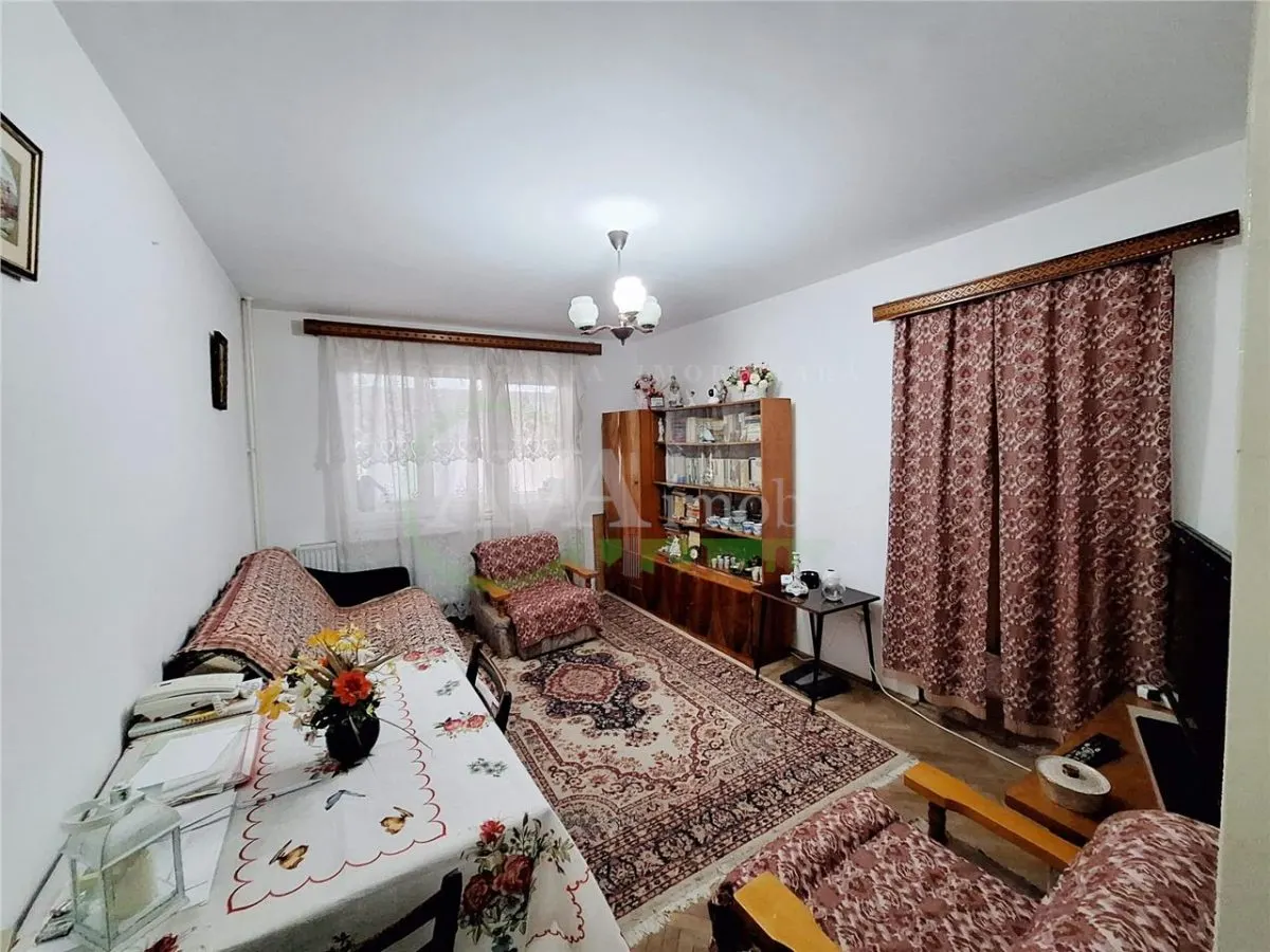 Apartament 3 camere Bacău - poza 1