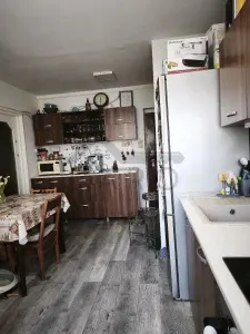 vând apartament cu 3 camere in Tudor zona Fortuna - Targu Mures